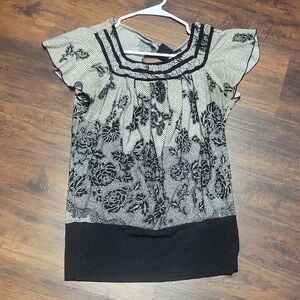 Elegant Black and White Floral Women's Top